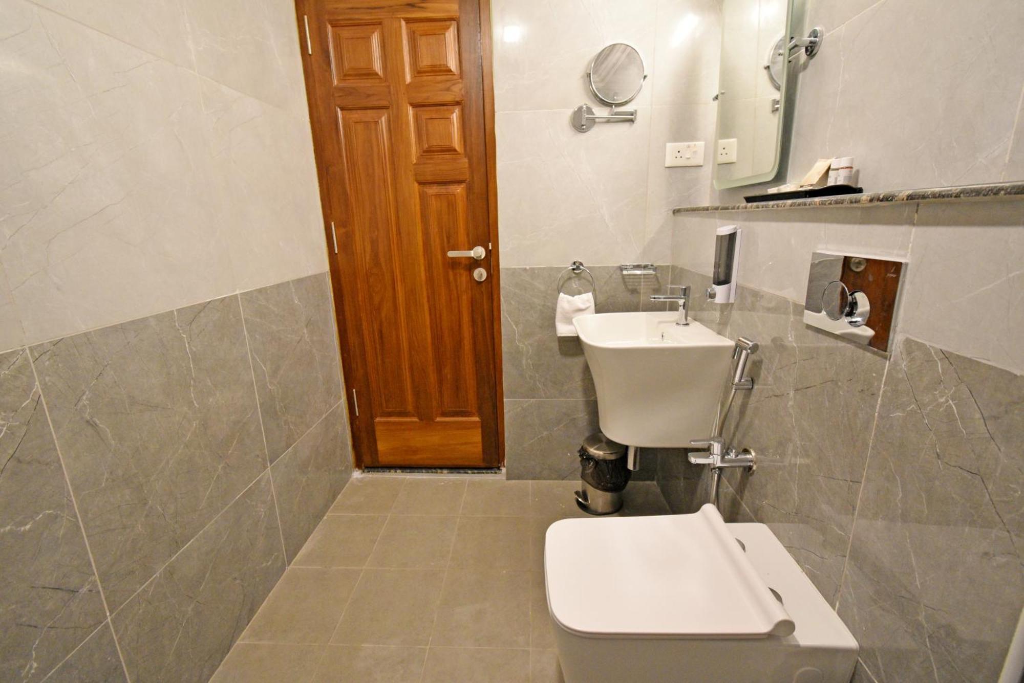 Le Colonial Suites بونديتْشيري المظهر الخارجي الصورة