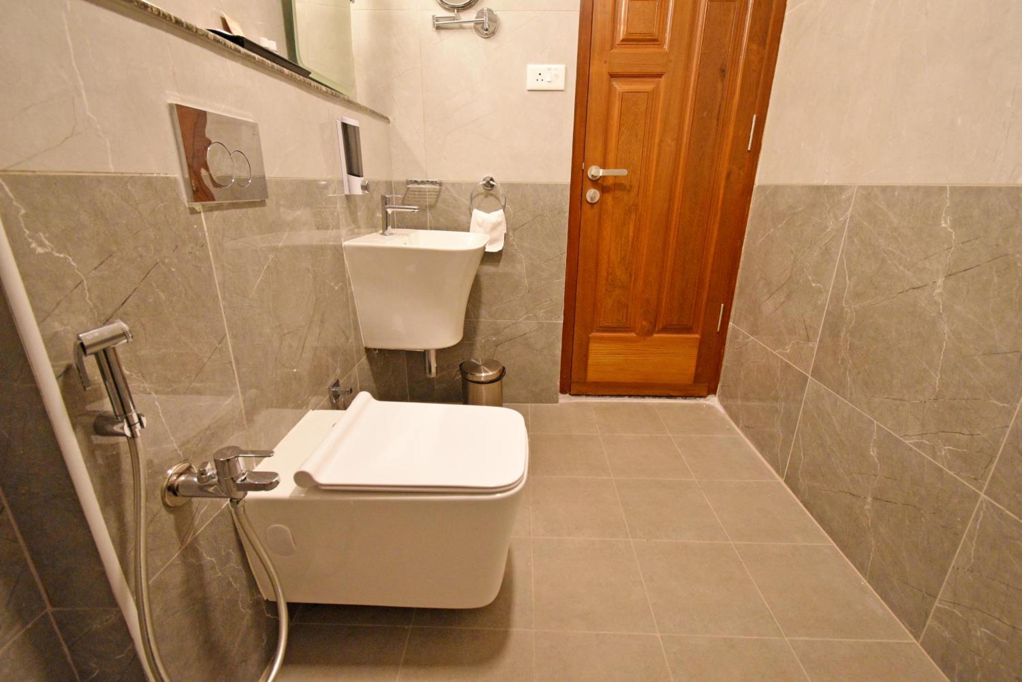 Le Colonial Suites بونديتْشيري المظهر الخارجي الصورة