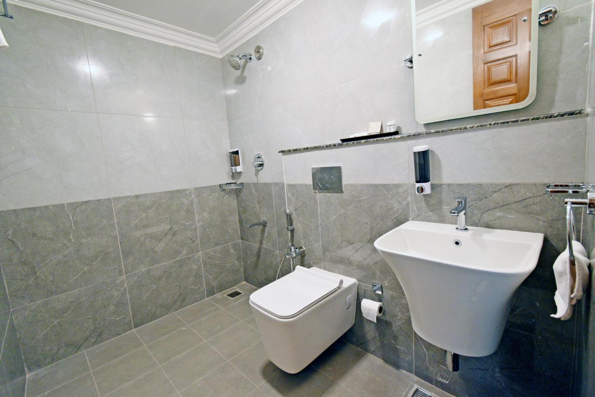 Le Colonial Suites بونديتْشيري المظهر الخارجي الصورة