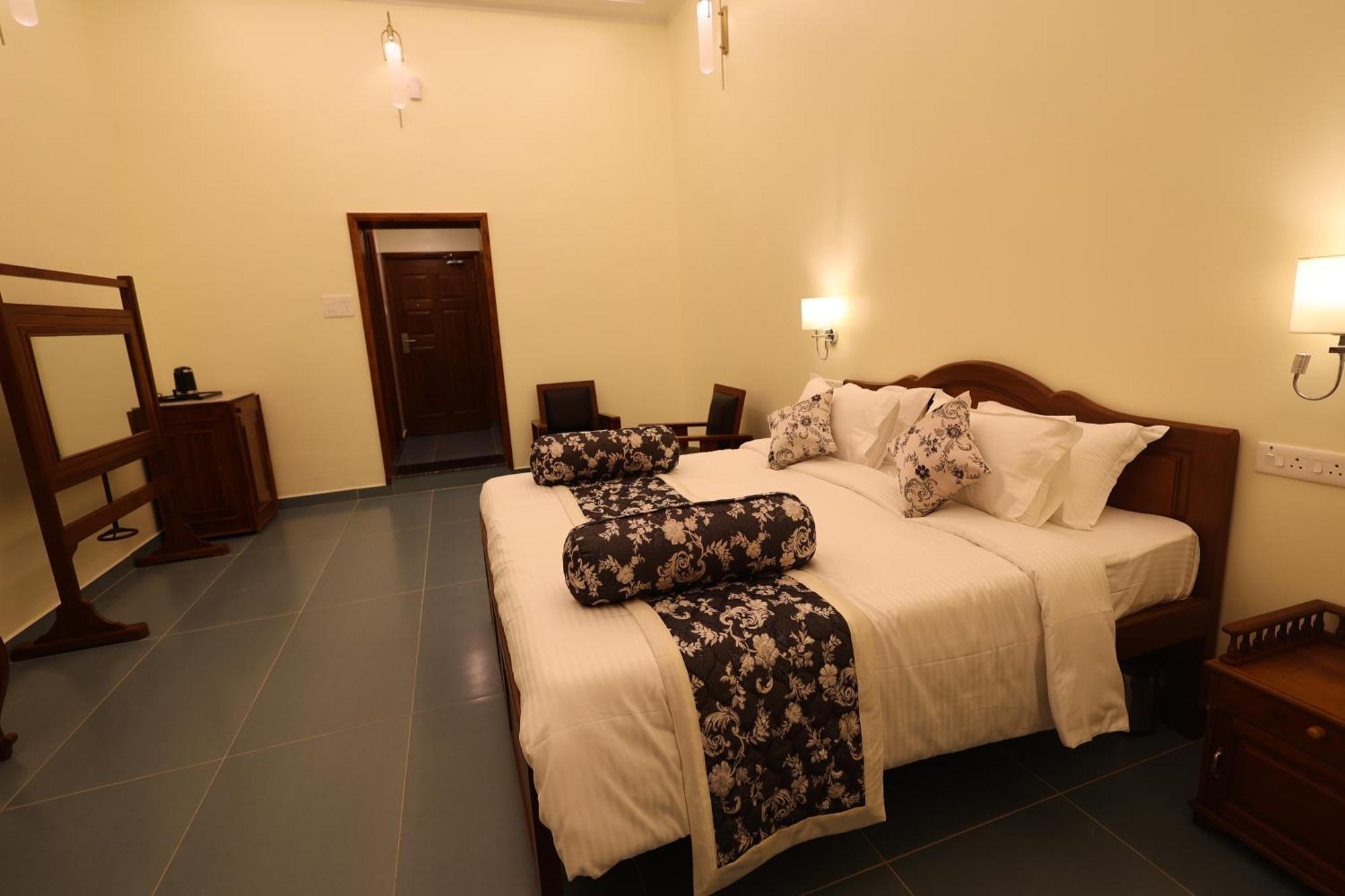Le Colonial Suites بونديتْشيري المظهر الخارجي الصورة